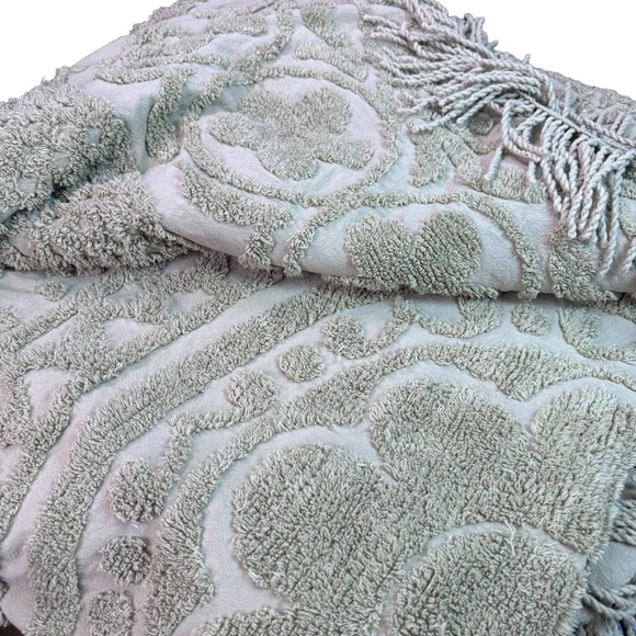 Chenille Sage Medalion Tufting Textured Bedspread with Fringe size King - Picture 6 of 16
